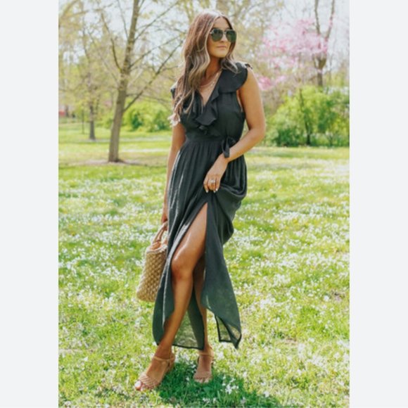 Magnolia Boutique Dresses & Skirts - Magnolia boutique la playa black ruffle maxi dress